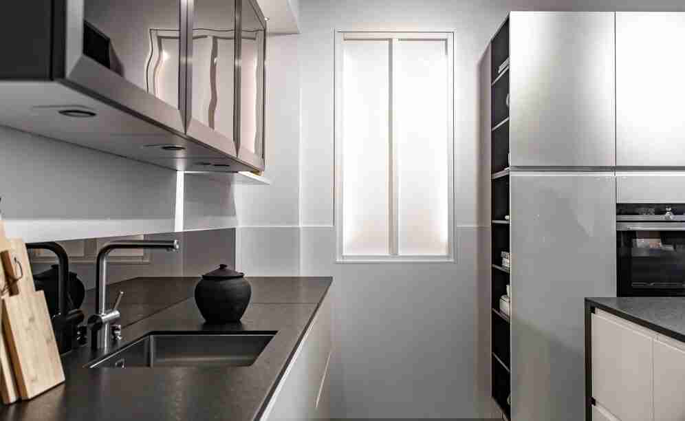 Scenarios for Glaze Cabinet Finishes