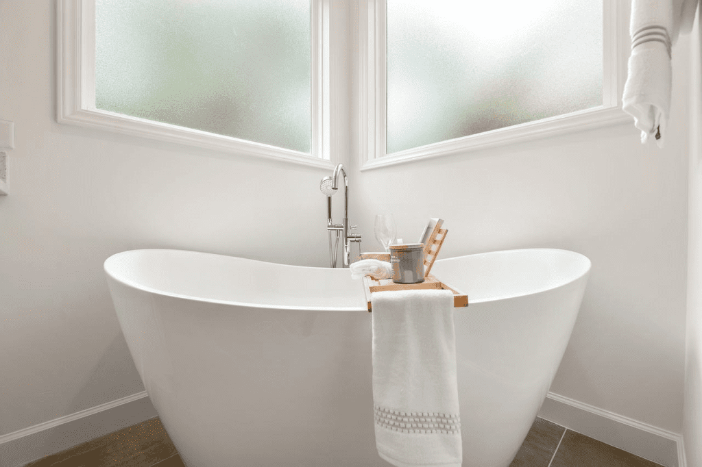 acrylic versus fiberglass bathtub: brief overview