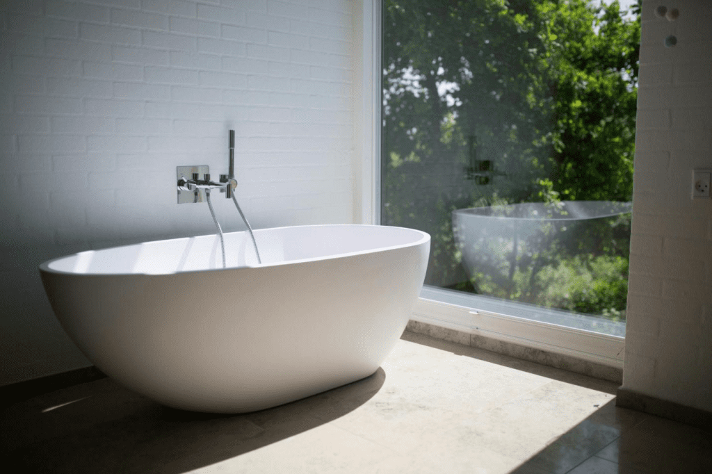 acrylic versus fiberglass bathtub