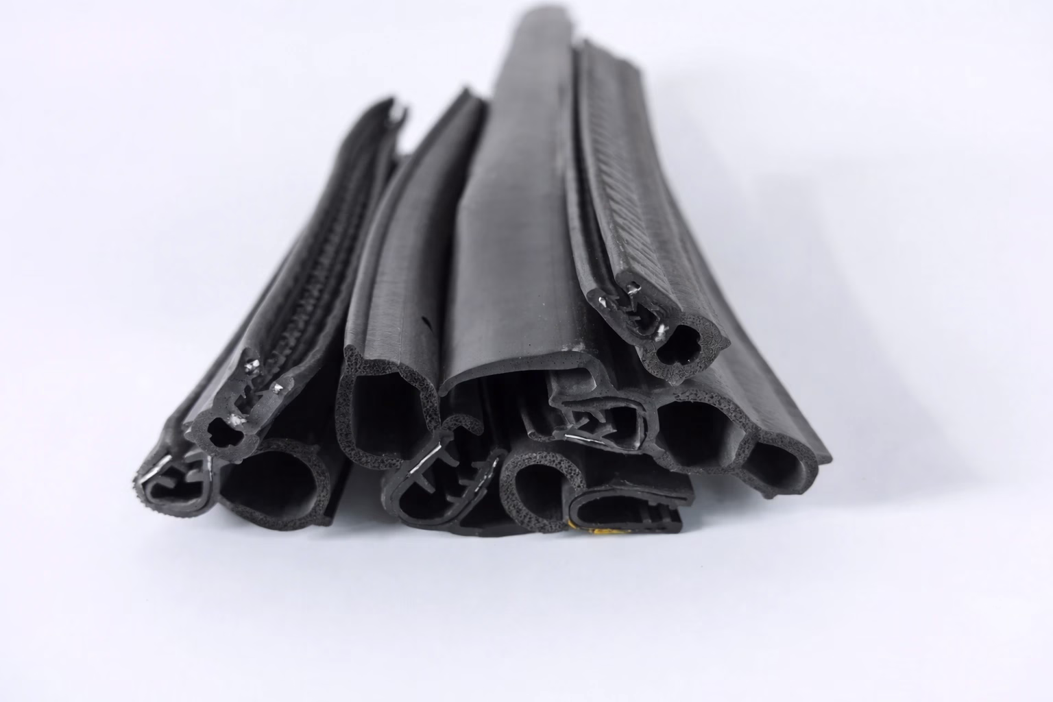 Triple-sealing EPDM gaskets by George Group China for noisy urban apartments and extreme-climate villas